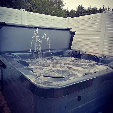 The Kalos Retreat - Hot Tub Lodge With Free 18 Hole Golf Course Swarland Luaran gambar
