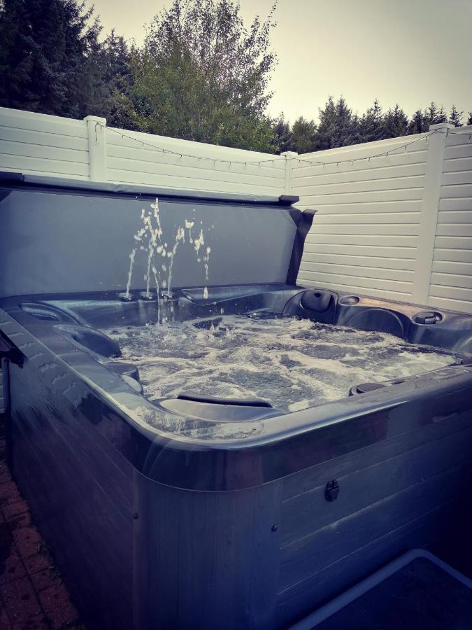 The Kalos Retreat - Hot Tub Lodge With Free 18 Hole Golf Course Swarland Luaran gambar
