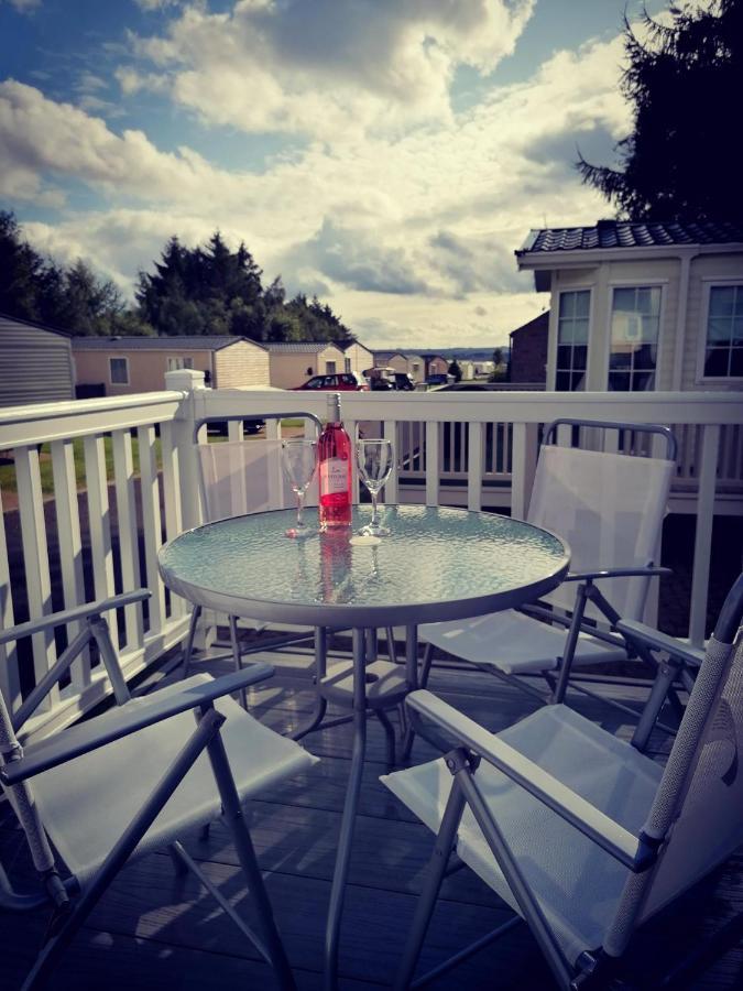 The Kalos Retreat - Hot Tub Lodge With Free 18 Hole Golf Course Swarland Luaran gambar