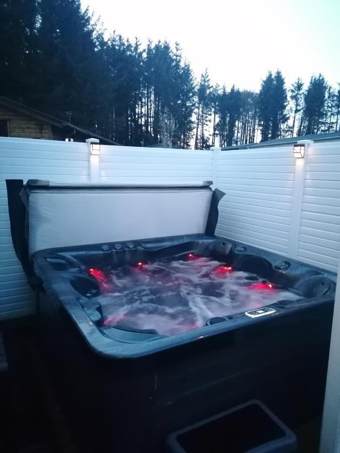 The Kalos Retreat - Hot Tub Lodge With Free 18 Hole Golf Course Swarland Luaran gambar